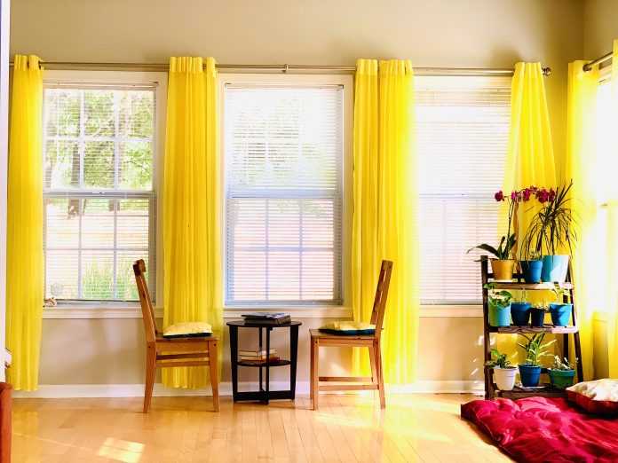 sun-room-at-home-2024-12-06-03-55-27-utc